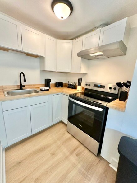 Building Photo - 1313 Live Oak St