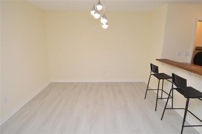 Building Photo - 10263 Gandy Blvd N