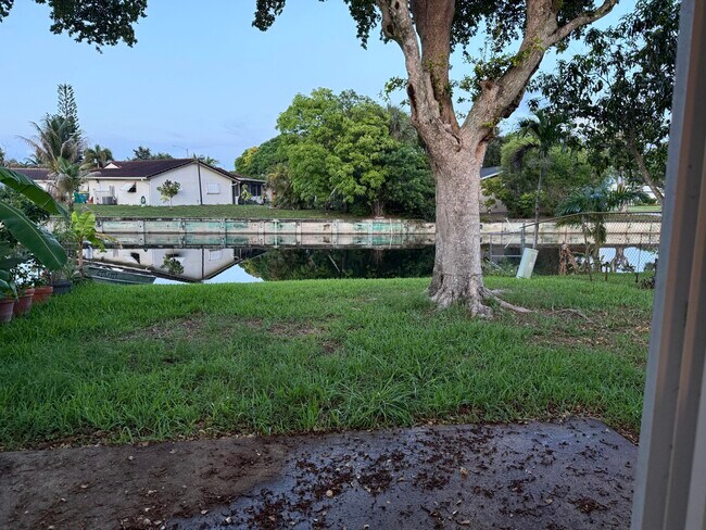 Building Photo - 7610 NW 73rd Terrace