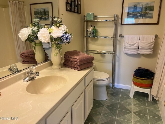 Building Photo - 68 Vista Dr