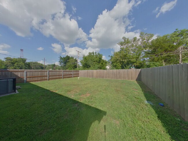 Building Photo - 520 Mathewson St