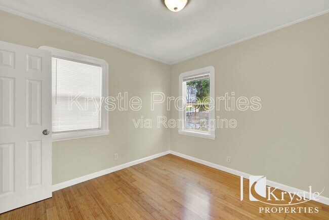 Building Photo - 1845 Louisiana St