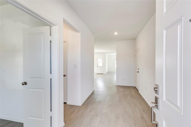 Building Photo - 102 Miglia St