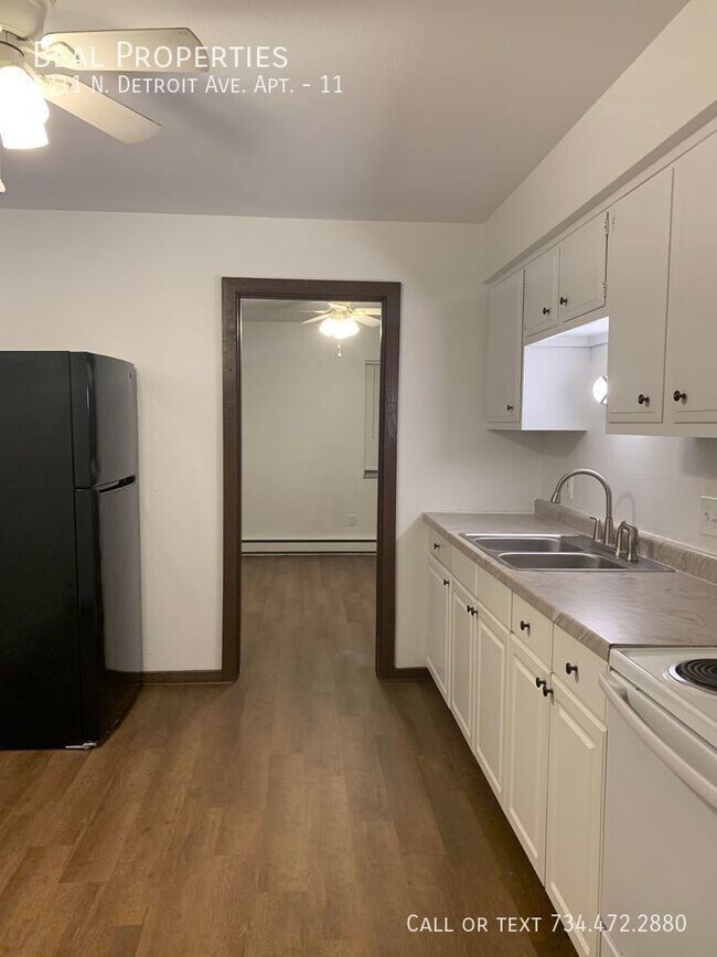 Building Photo - 5311 N Detroit Ave