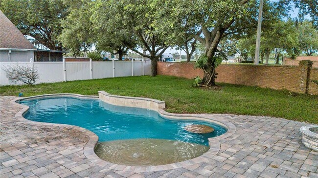 Building Photo - 2031 Wintermere Pointe Dr