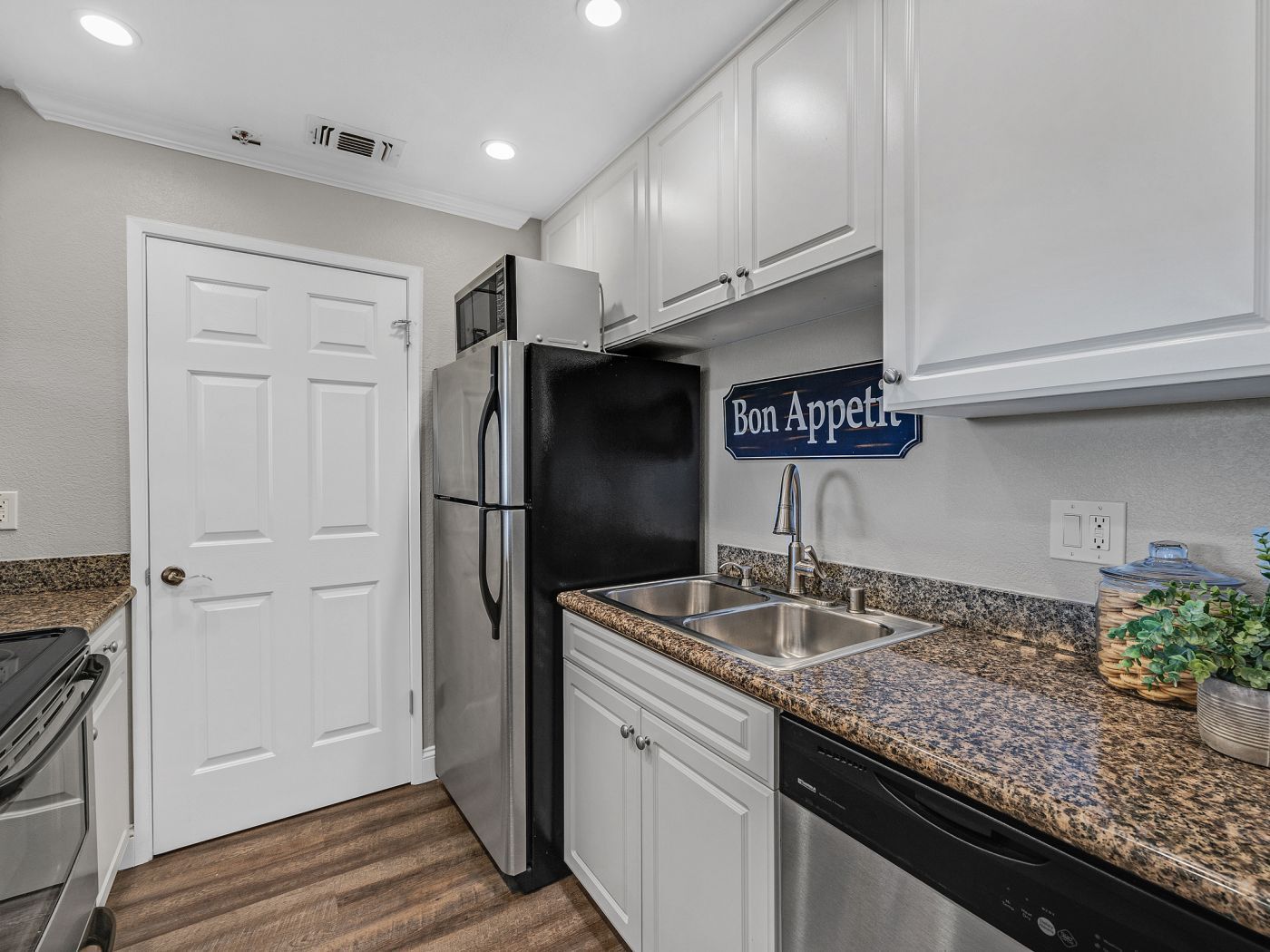 Building Photo - 805 Watson Canyon Ct