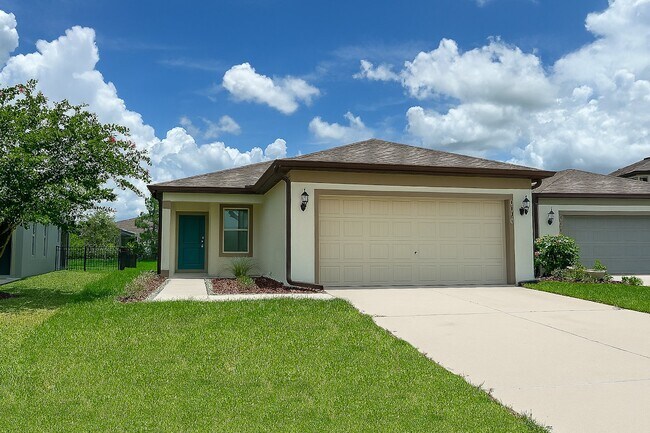 Building Photo - 9011 Royal River Cir