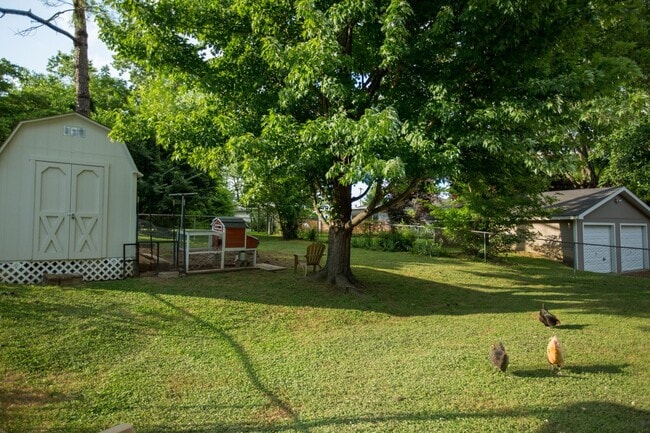 Building Photo - Beautiful East Nashville Renovated 3 Bed 1 Bath Home!