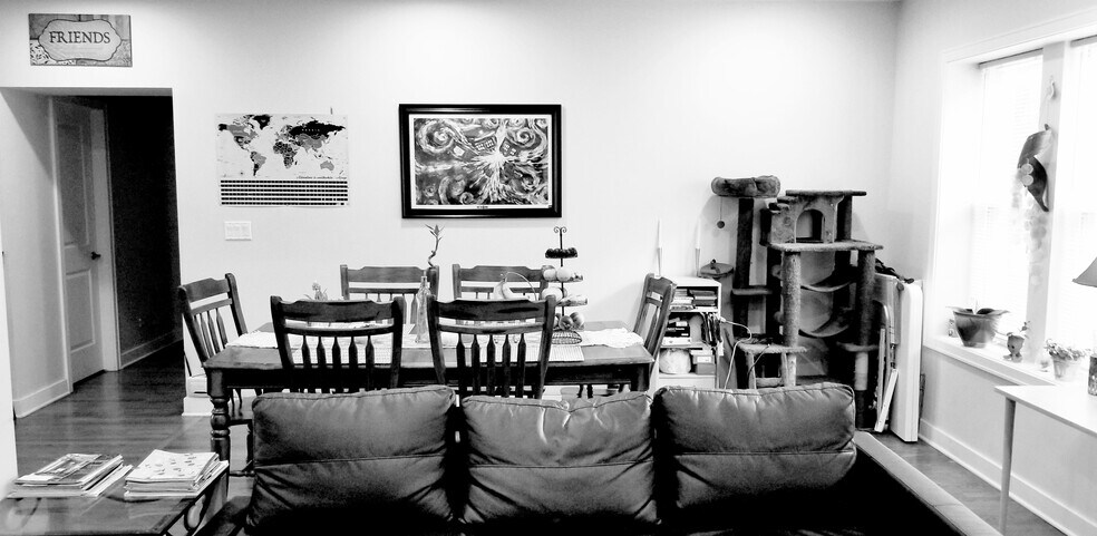 Building Photo - 3911 W Addison St