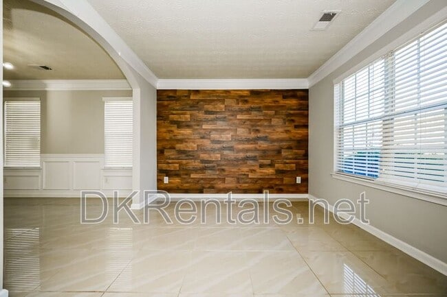 Building Photo - 7512 Congregation St