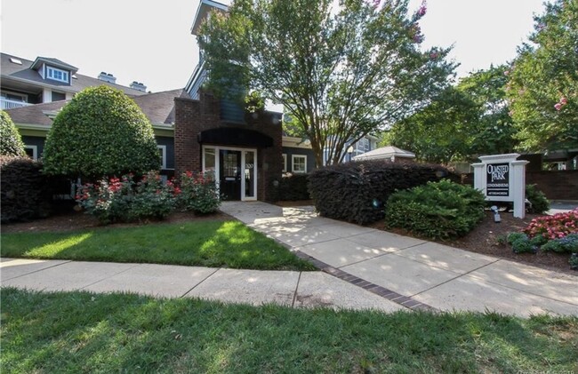 Building Photo - 417 Olmsted Park Pl