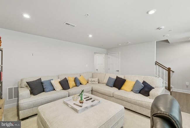 Building Photo - 5503 Billenca Ln