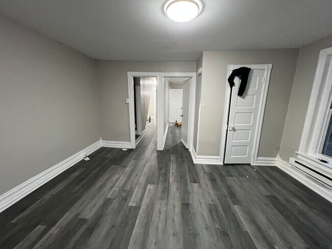 Building Photo - 240 E Hamilton St