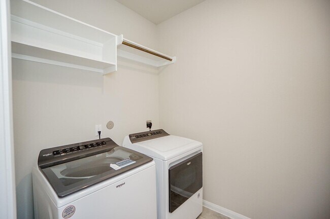 Building Photo - 1234 Oak Barrel Run