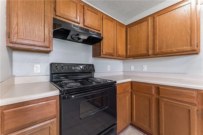 Building Photo - 3501 SW Landau Ct