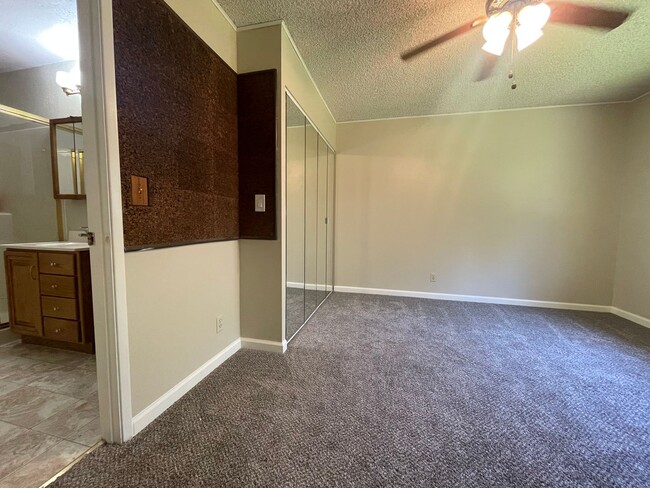 Building Photo - Southwood Home