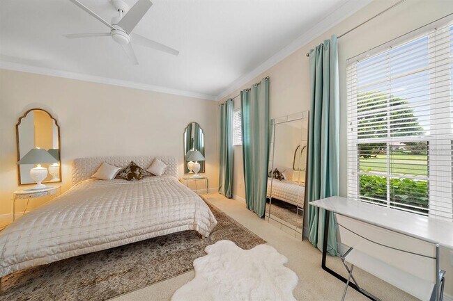 Building Photo - 8406 Miramar Way