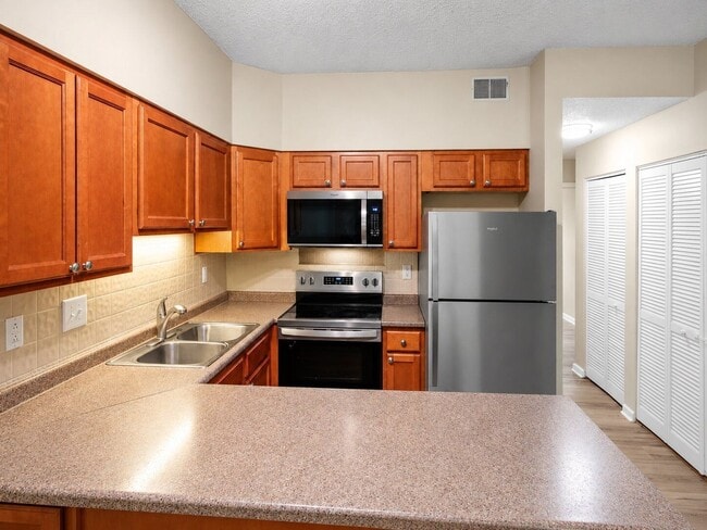 Building Photo - 13831 Amiot Dr