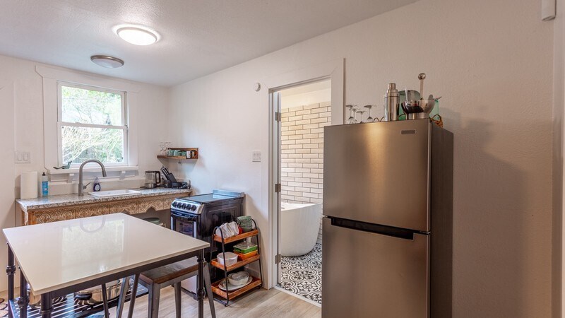 Building Photo - 6010 Cazadero Hwy