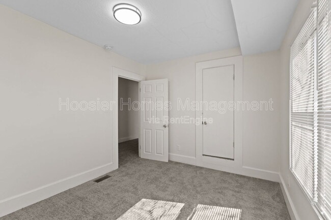 Building Photo - 2918 Ruckle St