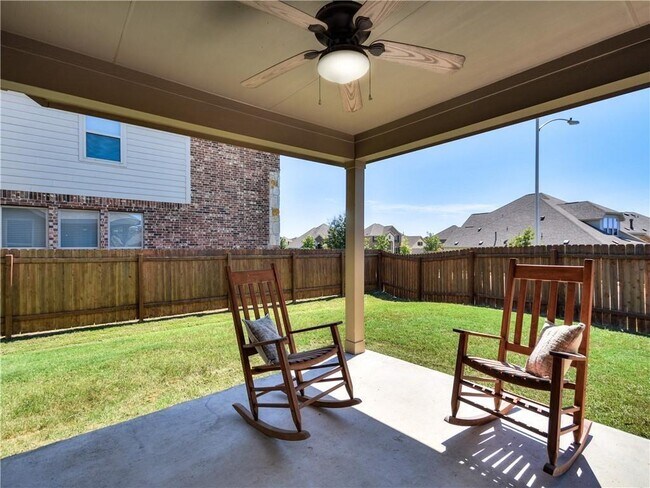 Building Photo - 701 Cardenas Ln