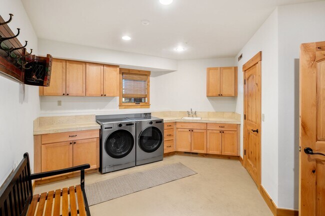 Building Photo - Luxury Lahontan Rental – Serene Forest Setting & Timeless Mountain Design