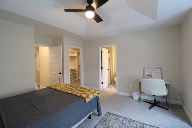 Building Photo - New construction 4 bed 3.5 bath townhome!