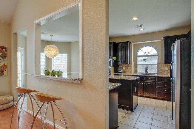 Building Photo - Big & Beautiful in Coppell