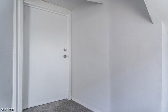 Building Photo - 904 2nd Ave