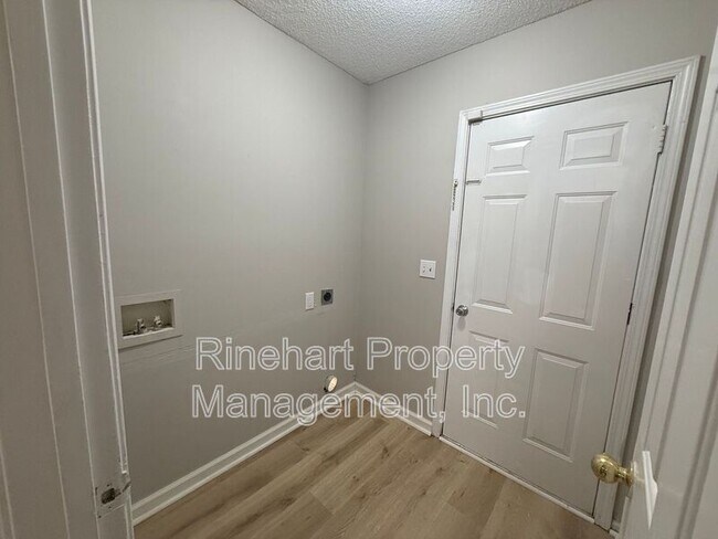 Building Photo - 1770 Baylor Dr
