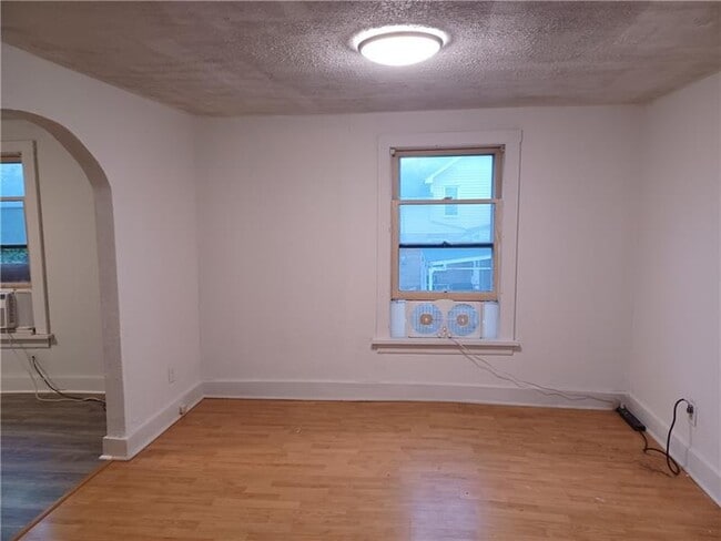 Building Photo - 73 Nokomis Dr