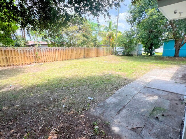 Building Photo - 4787 Tortuga Dr