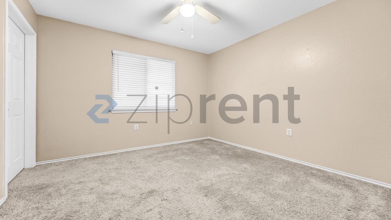 Building Photo - Unit