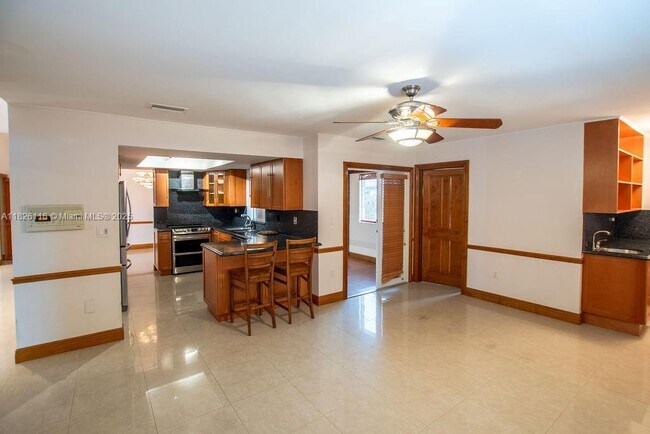 Building Photo - 1626 SW 139th Ave