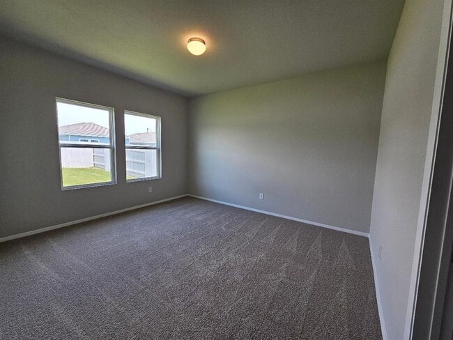 Building Photo - 110 Bluestem Dr