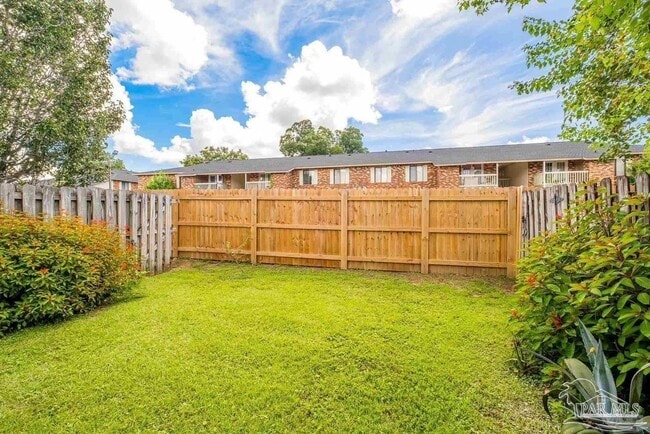 Building Photo - 8124 Heirloom Dr