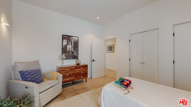 Building Photo - 4865 Wicopee Ave