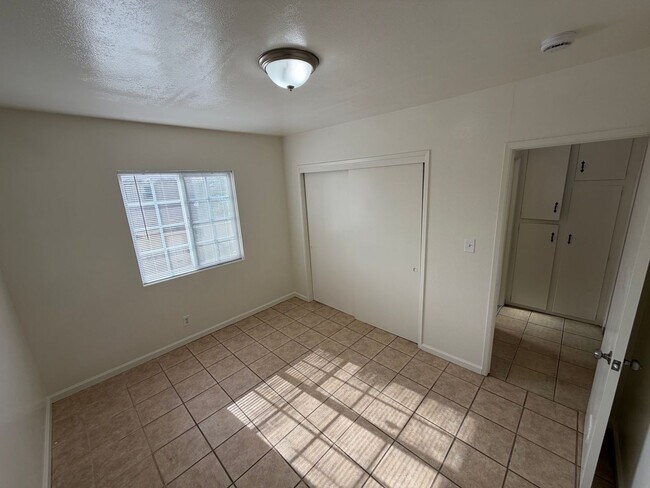 Building Photo - 311 E McElhany Ave