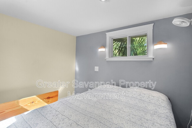 Building Photo - 1206 E 48th St