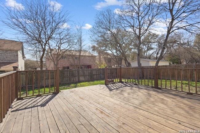 Building Photo - Charming Home Awaits: Spacious & Modern Living in a Prime Location