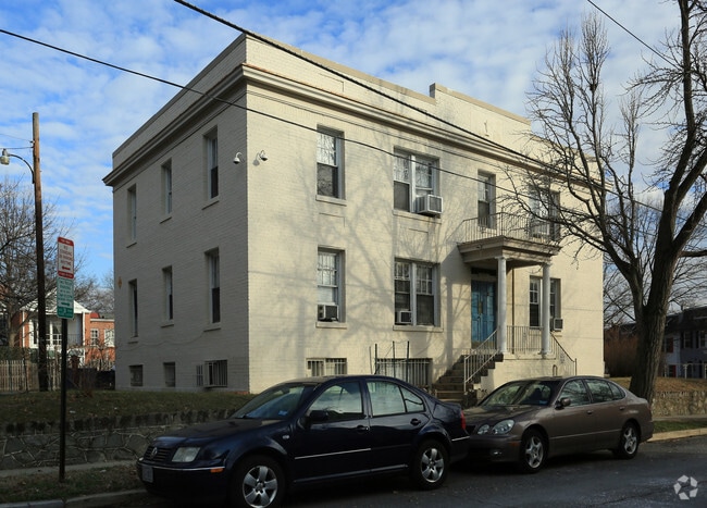 Building Photo - 3711 Benton St NW