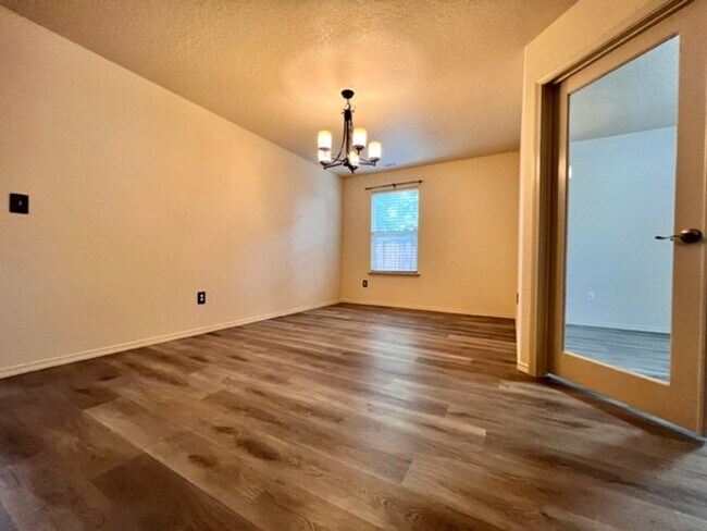 Building Photo - 4448 N Heritage Wds Wy