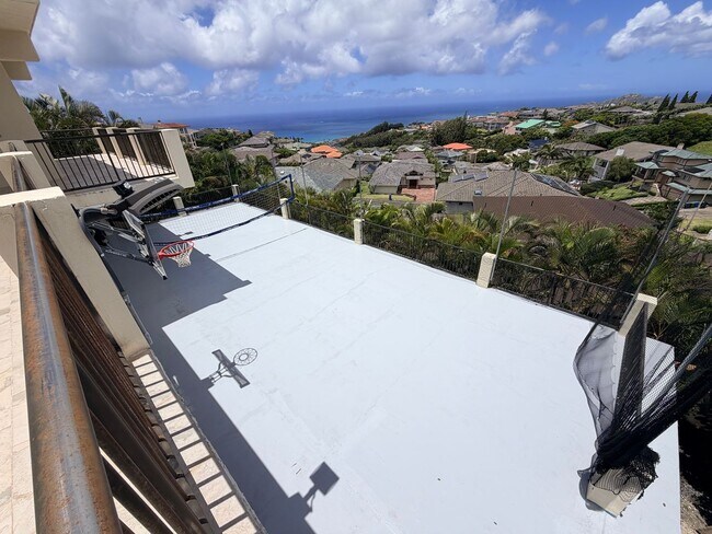 Building Photo - Waialae Iki | Nearly 5,000 Sq. Ft. with Breathtaking Ocean Views