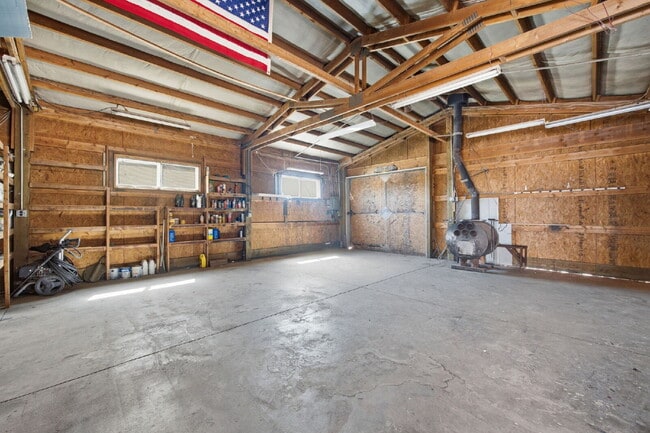 Building Photo - Rare 1.61 Acre Horse Property with Arena, Corrals, Shop & RV Parking