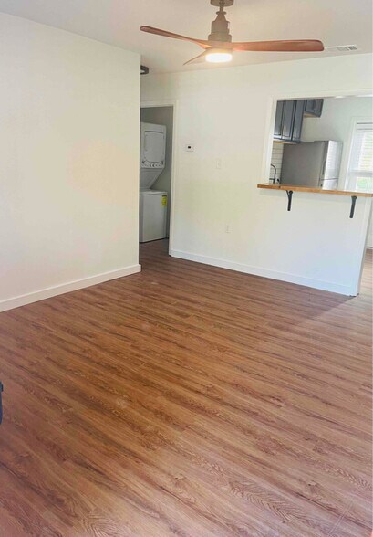 Building Photo - 1453-1453 Fisher Ln