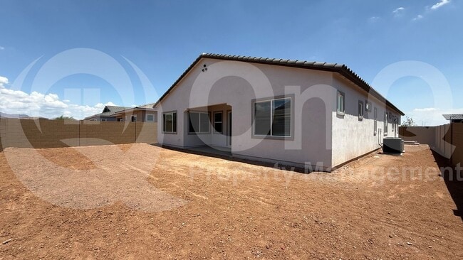 Building Photo - 10048 S Dutchman Dr
