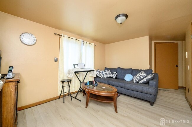 Building Photo - 1 Ovington Ave