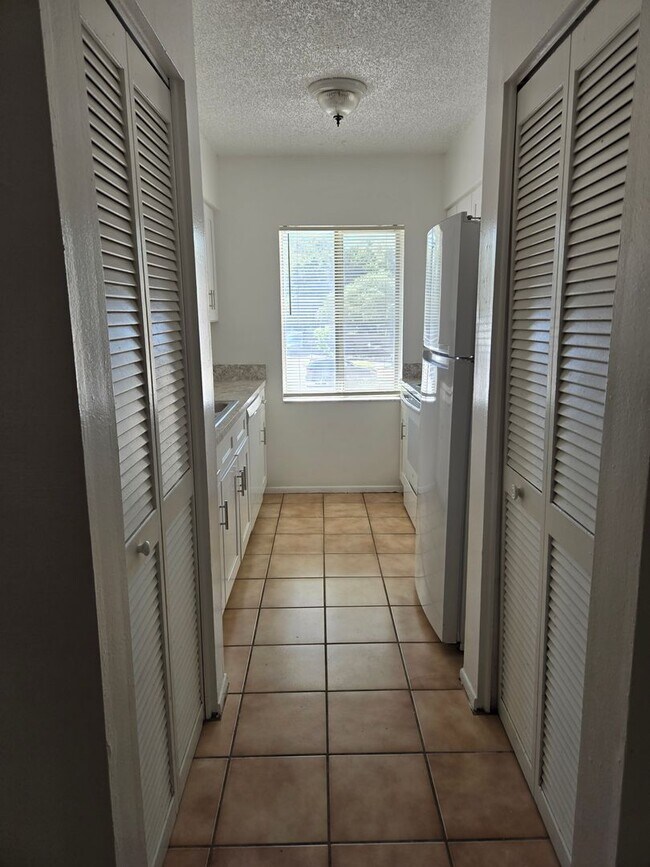 Building Photo - 5508 Pokeweed Ct