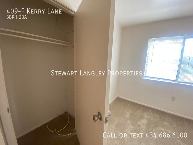 Building Photo - 409 Kerry Ln