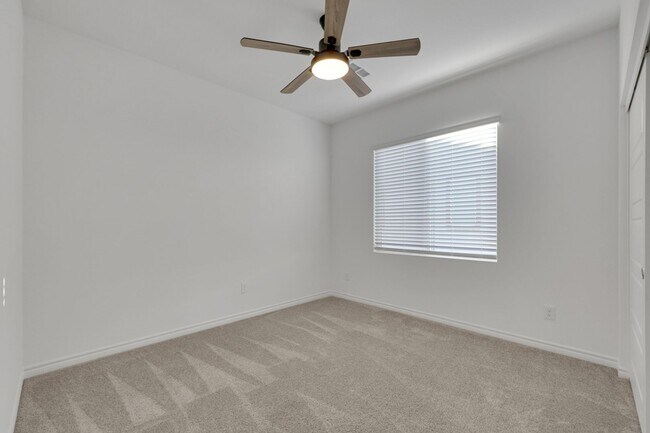 Building Photo - Nearly New Lennar 5 Bedroom Home in Inspirada